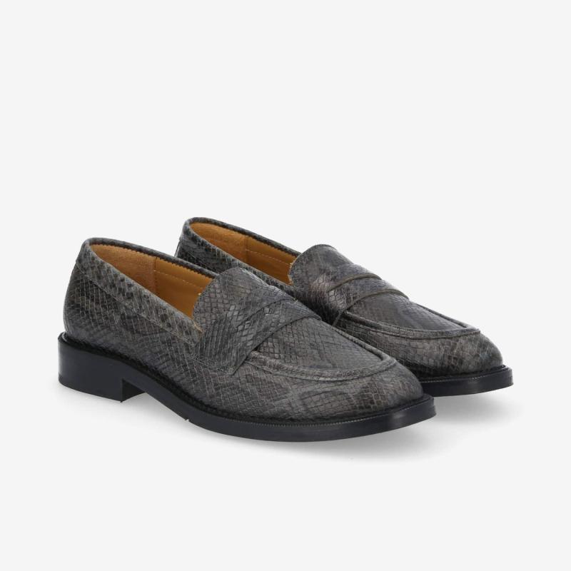 Leather loafers  for woman